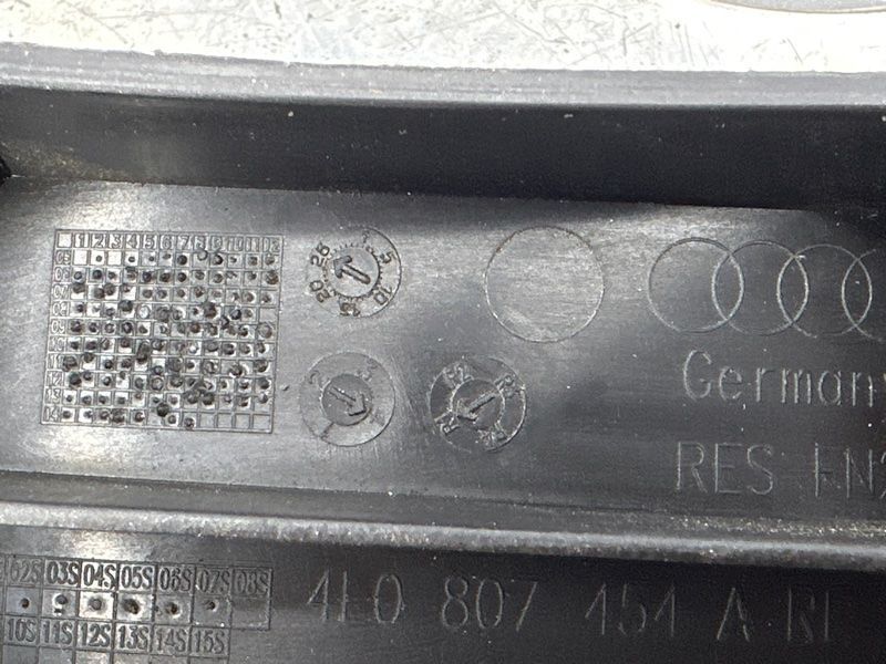Направляющая заднего бампера 4L0807454A Audi Q7