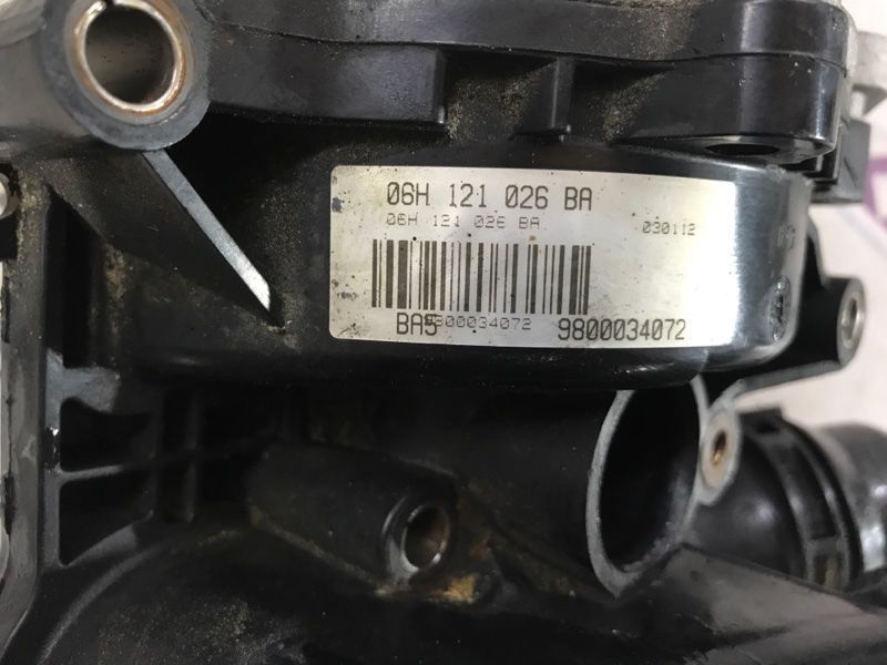 Помпа водяна з корпусом термостата 06H121026BA Volkswagen CC