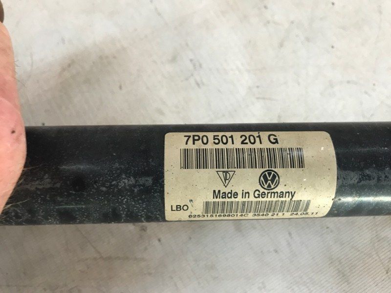 Піввісь 7P0501201G Volkswagen Touareg
