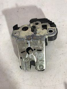 Замок кришки багажника 4H0827505 Audi A6