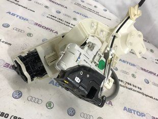 Замок задней двери 4G0839015A Volkswagen Touareg
