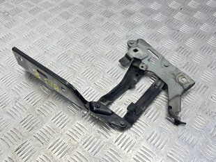 Петля капота 80A823301C Audi Q5