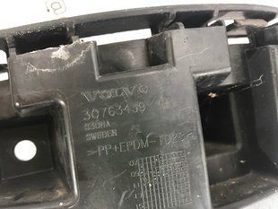 Кронштейн заднего бампера 30763439 Volvo XC60