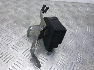 Сирена системи антивикрадення 1K0951605C Audi Touareg Audi A3, Audi A4, Audi A4 Allroad, Audi A5, Audi A6, Audi A7, Audi A8, Audi Q3, Audi Q5, Audi Q7, Audi R8, Audi RS5, Audi RS7, Audi S4, Audi S5, Audi S6, Audi S7, Audi S8, Audi SQ5, Audi TT, Audi TT RS, Audi TTS, Porsche 718 Spyder, Porsche 911, Porsche Cayenne, Porsche Macan, Porsche Panamera, Volkswagen Beetle, Volkswagen CC, Volkswagen Eos, Volkswagen Golf, Volkswagen Golf R, Volkswagen GTI, Volkswagen Jetta, Volkswagen Tiguan, Volkswagen Touareg
