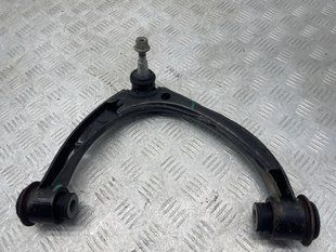 Рычаг передней подвески верхний 94772427 Chevrolet Colorado