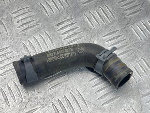 Патрубок системы охлаждения 7L8815987B Audi Q7