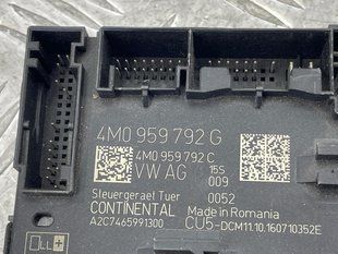 Блок управления двери 4M0959792G Audi Q7