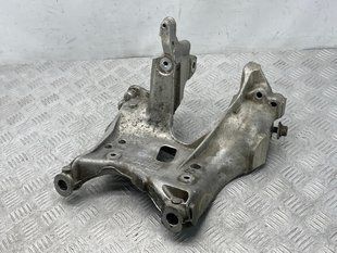 Кронштейн 80A399295K Audi Q5