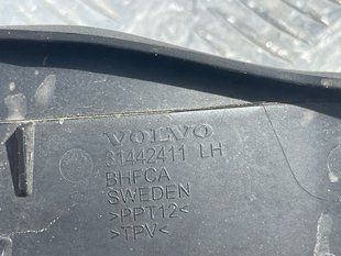 Накладка жабо 31442411 Volvo XC90