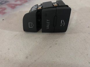 Кнопка открывания бардачка 4L1927227A Audi Q7