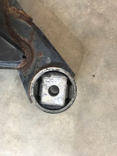 Подрамник передний 7P0400025 Volkswagen Touareg