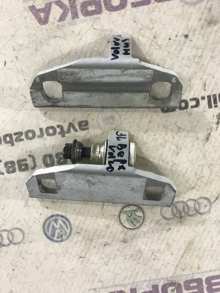 Петля дверей A046572 Volvo XC60