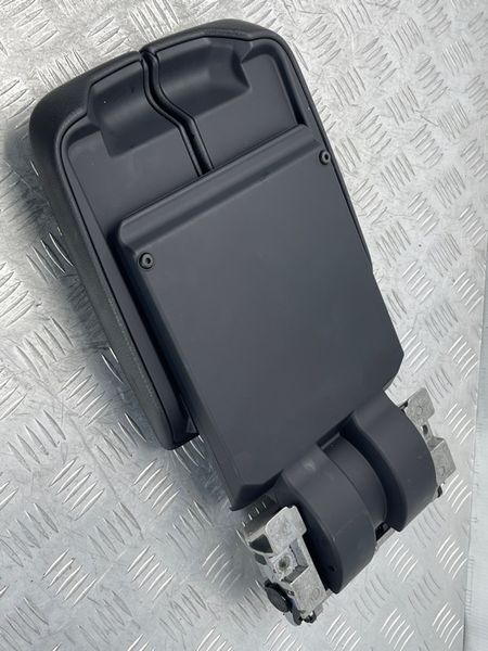 Підлокітник 4M0864207D Audi Q7