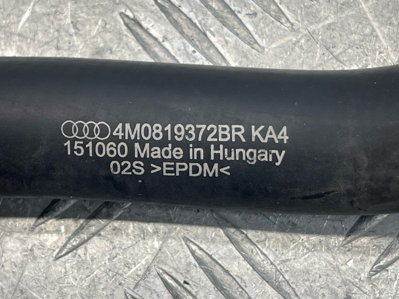 Шланг системи охолодження 4M0819372BR Audi Q7