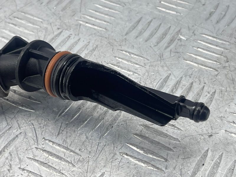 Патрубок Audi A8