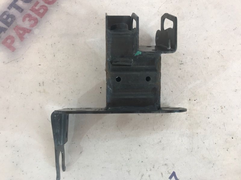 Кріплення підсилювача бампера 4L0807134C Audi Q7
