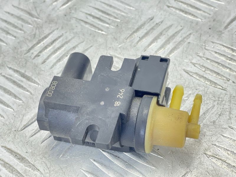 Клапан вакууму 31480559 Volvo XC90