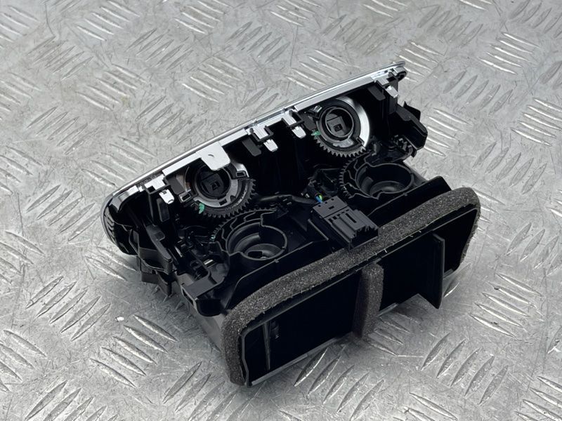 Дефлектор воздуховода центральный 4G0819203C6PS Audi A6