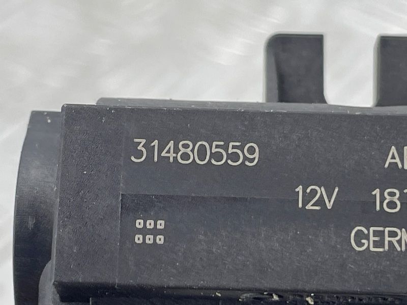 Клапан вакууму 31480559 Volvo XC90