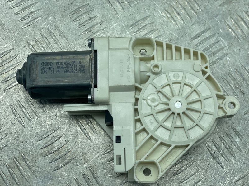Мотор склопідйомника 8K0959801B Audi A7