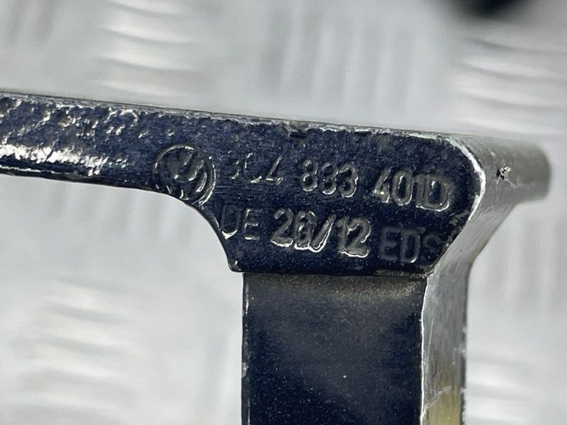 Петля двери верхняя 3C4833401D Volkswagen CC