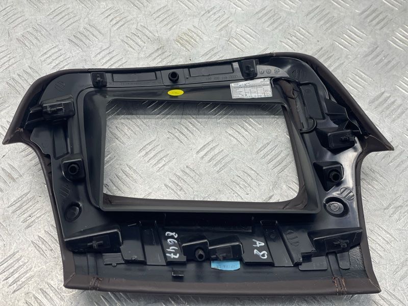 Накладка приборной панели 4H1868061 Audi A8