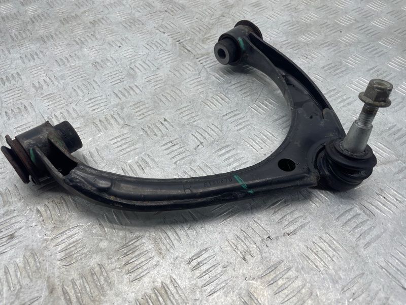 Рычаг передней подвески верхний 94772427 Chevrolet Colorado