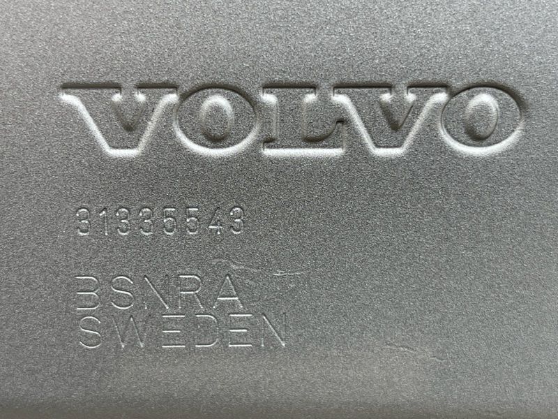 Двері 32228965 Volvo XC60