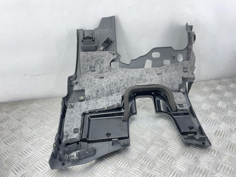 Накладка 8R1880301BAZ3 Audi Q5