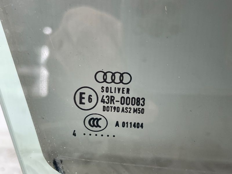 Стекло двери 4H0845282A Audi A8