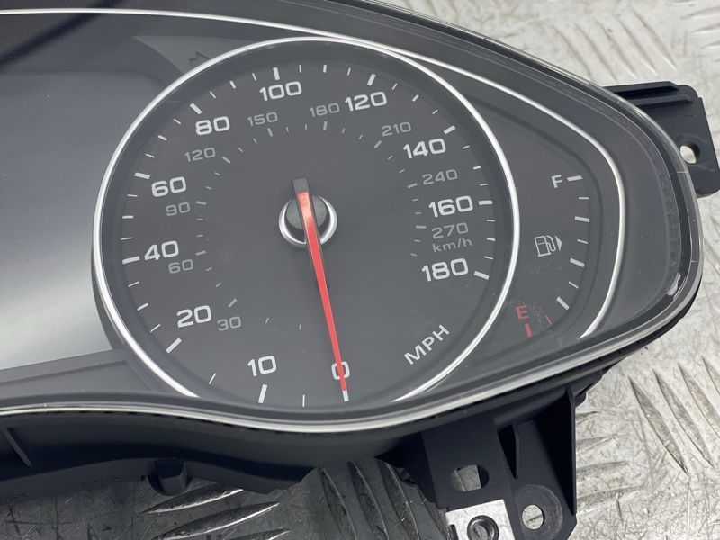 Комбинация приборов / Спидометр 4G8920985N Audi A7