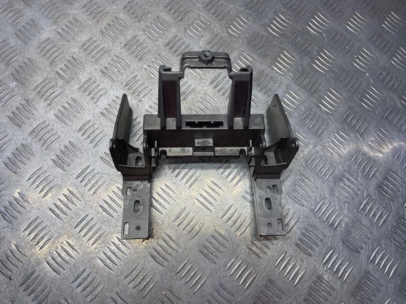 Кронштейн 4L0864283 Audi Q7