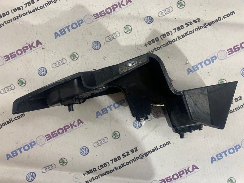 Кронштейн заднього бампера DS7317E851AB Ford Fusion