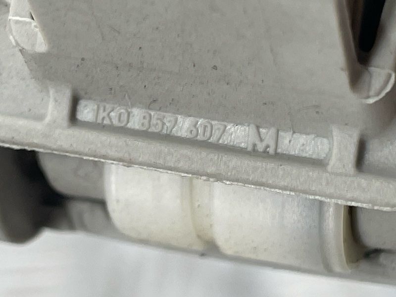 Ручка стелі салону 1K0857607M Volkswagen Tiguan