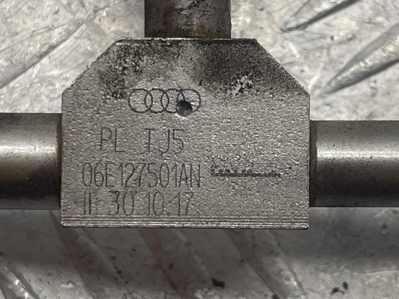 Топливопровод 06E127501AN Audi Q7