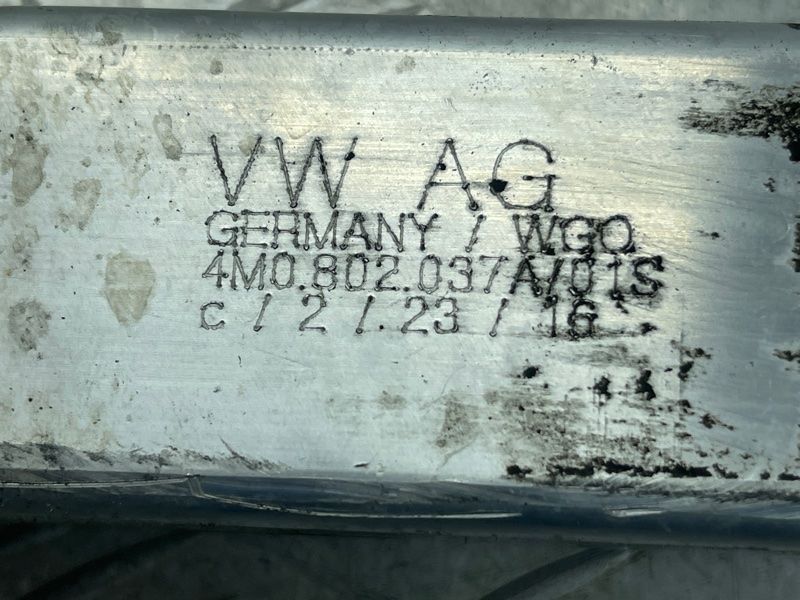 Лонжерон передній нижній лівий 4M0802037A Audi Q7 Audi Q7, Audi Q8, Audi RS Q8, Audi SQ7, Audi SQ8