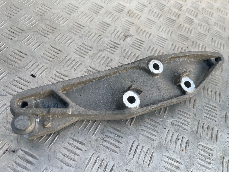 Кронштейн редуктора заднього мосту задній 31367173 Volvo XC60 Volvo S60, Volvo S90, Volvo V60, Volvo V60 Cross Country, Volvo V90, Volvo V90 Cross Country, Volvo XC60, Volvo XC90