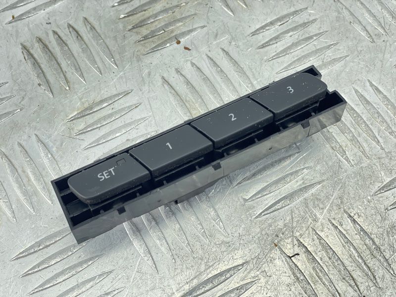 Блок кнопок памяти сидений 7P1959769A Volkswagen Touareg