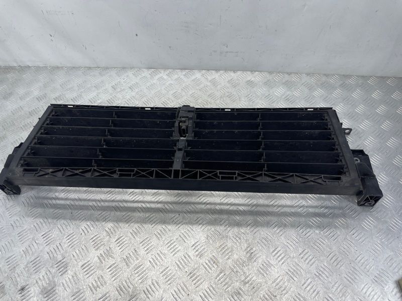 Рамка жалюзів радіатора 4M0121219 Audi Q7