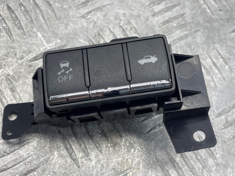 Кнопка открывания крышки багажника 251B34GA0A Infiniti Q50