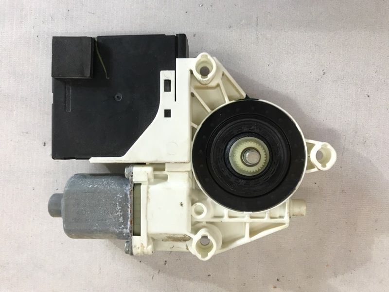 Мотор склопідйомника 3C0959793B Volkswagen Passat