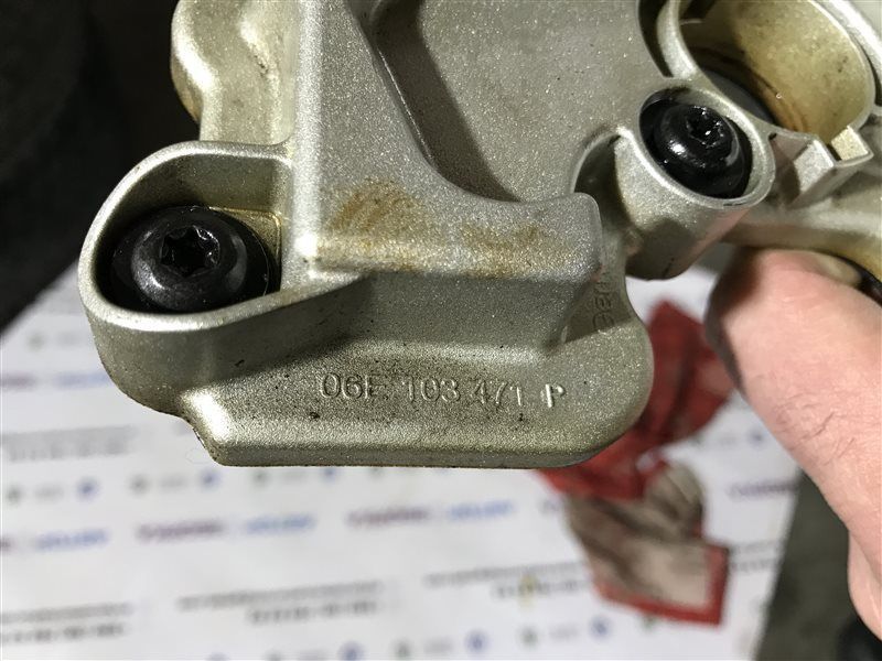 Клапанная крышка левая 06E103471P Audi Q7 Audi A4, Audi A5, Audi A6, Audi A7, Audi A8, Audi Q5, Audi Q7, Audi S4, Audi S5, Audi SQ5