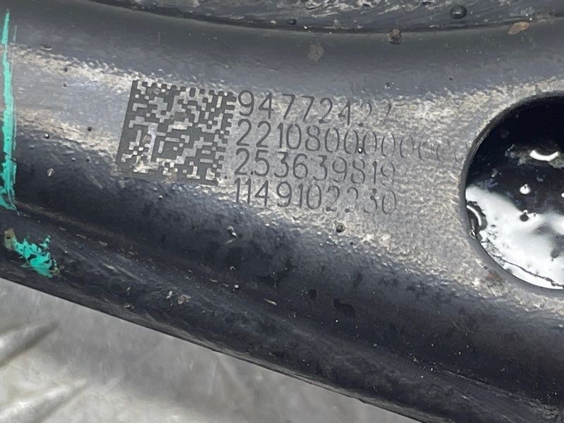 Рычаг передней подвески верхний 94772427 Chevrolet Colorado
