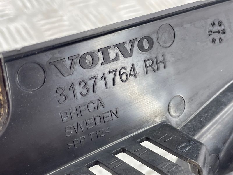 Накладка крыла 31371764 Volvo XC90