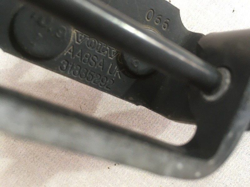 Петля крышки багажника 31335292 Volvo XC60