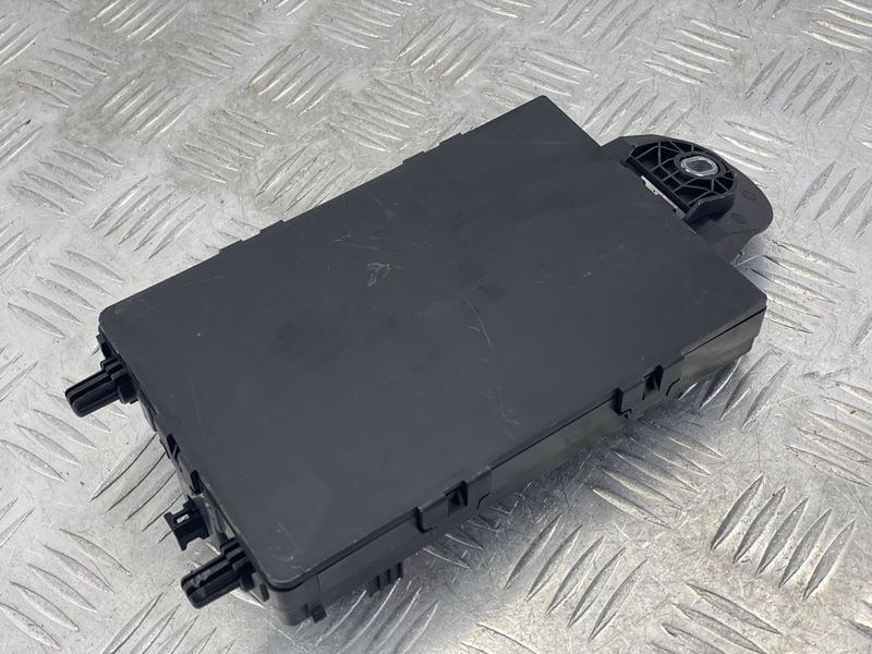 Блок запобіжників 32209198 Volvo XC90