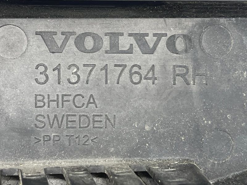 Накладка крила Volvo XC90