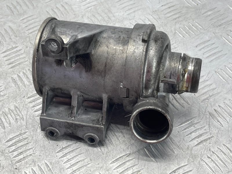 Насос охлаждающей жидкости 31368715 Volvo XC60 Volvo S60, Volvo S60 Cross Country, Volvo S80, Volvo S90, Volvo V60, Volvo V60 Cross Country, Volvo V90, Volvo V90 Cross Country, Volvo XC40, Volvo XC60, Volvo XC70, Volvo XC90