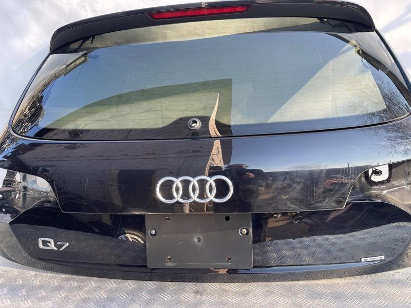 Кришка багажника 4L0827023B Audi Q7