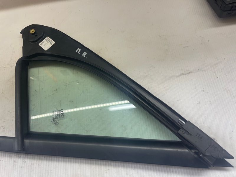 Скло глухе передніх дверей праве 4M0845114 Audi Q7 Audi Q7, Audi SQ7
